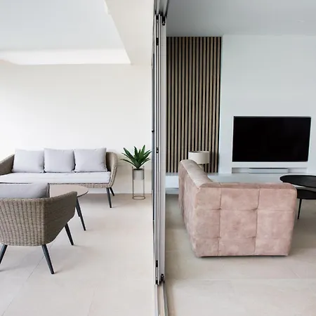 Luxury - Pool View, Sun & Shade Terraces, Near Golf & Padel Casa vacanze *